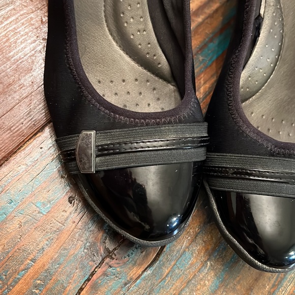 9 1/2 Time and Tru black wedge heels - Picture 6 of 6